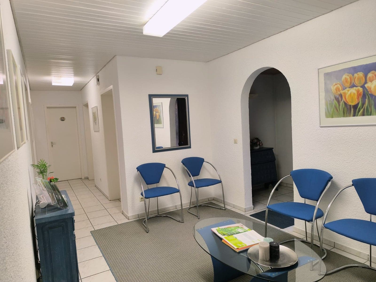 Wartebereich der Naturheilpraxis Karra in Meersburg am Bodensee